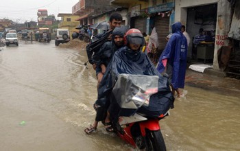 हरेक वर्ष बर्खामा डुब्ने कपन...